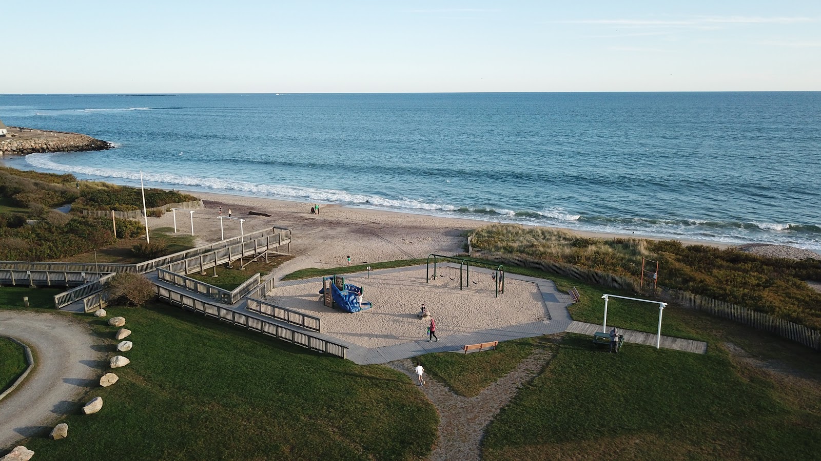 Foto van Roy Carpenter's Beach met recht en lang