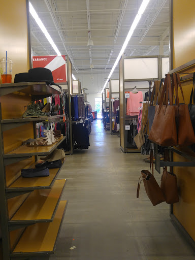 Clothing Store «Old Navy», reviews and photos, 874 Donald Lynch Blvd, Marlborough, MA 01752, USA