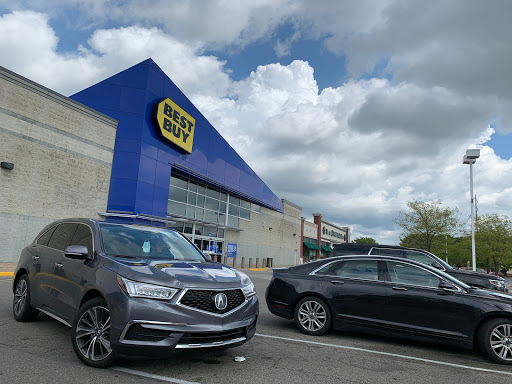 Electronics Store «Best Buy», reviews and photos, 1000 Cranberry Square Dr, Cranberry Twp, PA 16066, USA