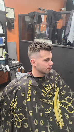 Barber Shop «Platinum Cutz Barber & Tattoo», reviews and photos, 329 Blue Valley Dr, Bangor, PA 18013, USA