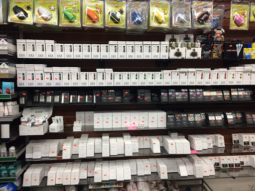 Vaporizer Store «Woodstock Vape & Glass Gallery», reviews and photos, 46699 Van Dyke, Shelby Charter Township, MI 48317, USA