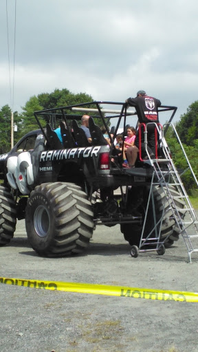 Jeep Dealer «Lambert Auto Sales Inc», reviews and photos, 5 River Rd, Claremont, NH 03743, USA