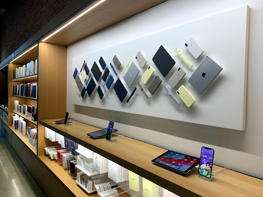 Computer Store «Apple Williamsburg», reviews and photos, 247 Bedford Ave, Brooklyn, NY 11211, USA