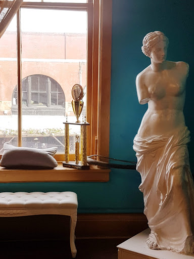 Beauty Salon «Victor Victoria Salon & Spa», reviews and photos, 1105 Howard St #202, Omaha, NE 68102, USA