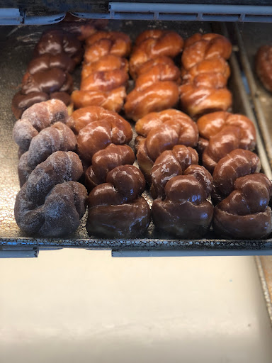 Donut Shop «Royal Donut Shop», reviews and photos, 1090 Burlingame Ave, Burlingame, CA 94010, USA
