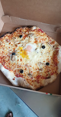 Plats et boissons du Pizzas à emporter PIZZA E BASTA à Les Monts-Ronds - n°1