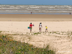 Photo de Praia do Porto avec rivage droit, long