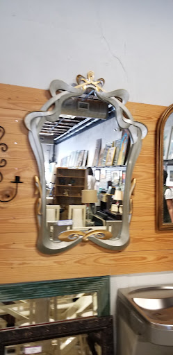 Furniture Store «Finders Keepers Consignment Furniture & Decor», reviews and photos, 2853 E College Ave, Decatur, GA 30030, USA