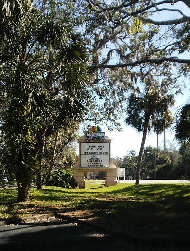 Movie Theater «Premiere Theaters Oaks 10», reviews and photos, 1800 W Hibiscus Blvd, Melbourne, FL 32901, USA