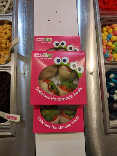 Frozen Yogurt Shop «sweetFrog», reviews and photos, 34 Shunpike Rd #28, Cromwell, CT 06416, USA