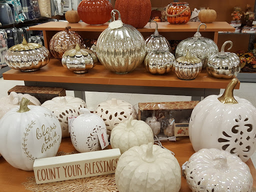 Department Store «T.J. Maxx», reviews and photos, 2089 Old Hudson Rd, St Paul, MN 55119, USA