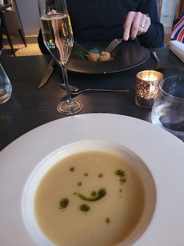 http://www.abbeyhousehotel.com/