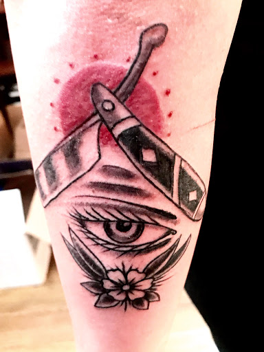 Tattoo Shop «Doc Rivers Electric Tattoo», reviews and photos, 66 1/2 Worrall Ave, Poughkeepsie, NY 12603, USA