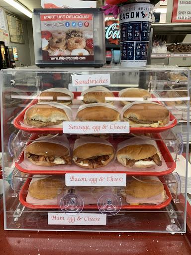 Donut Shop «Shipley Do-Nuts», reviews and photos, 2215 Clinton Dr, Galena Park, TX 77547, USA