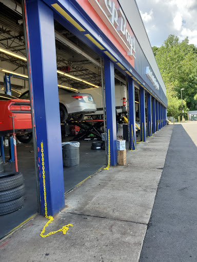 Auto Parts Store «Pep Boys Auto Parts & Service», reviews and photos, 699 Wolcott St, Waterbury, CT 06705, USA
