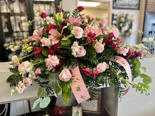 Florist «Downtown Flowers And Gift Shop», reviews and photos, 130 E Charlemont Ave, Kingsport, TN 37660, USA