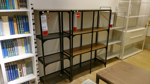 Shopping Mall «Ravenswood Shopping Center», reviews and photos, E Bayshore Rd, Palo Alto, CA 94303, USA