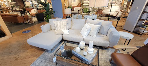 Shopping Mall «North & Sheffield Commons», reviews and photos, 1000 W North Ave, Chicago, IL 60642, USA