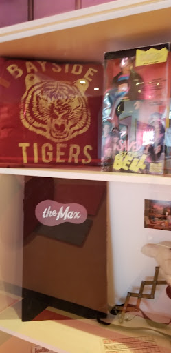 Shopping Mall «West Hollywood Gateway», reviews and photos, 7100 California Route 2, Los Angeles, CA 90046, USA