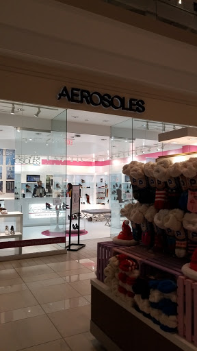 Shopping Mall «Menlo Park Mall», reviews and photos, 55 Parsonage Rd, Edison, NJ 08837, USA