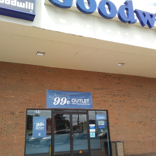 Thrift Store «Goodwill Industries of Middle Tennessee», reviews and photos, 291 New Shackle Island Rd, Hendersonville, TN 37075, USA