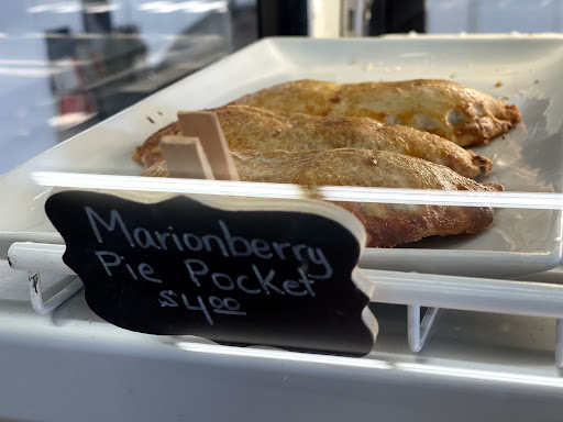 Grocery Store «Red Berry Barn», reviews and photos, 19200 SW Chapman Rd, Sherwood, OR 97140, USA