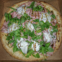 Pizza du Pizzas à emporter Divino-Pizzeria-Sassenage-champion de France de la pizza - n°7