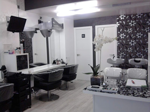 Información y opiniones sobre Peluquería Sandoval Unisex de Pamplona