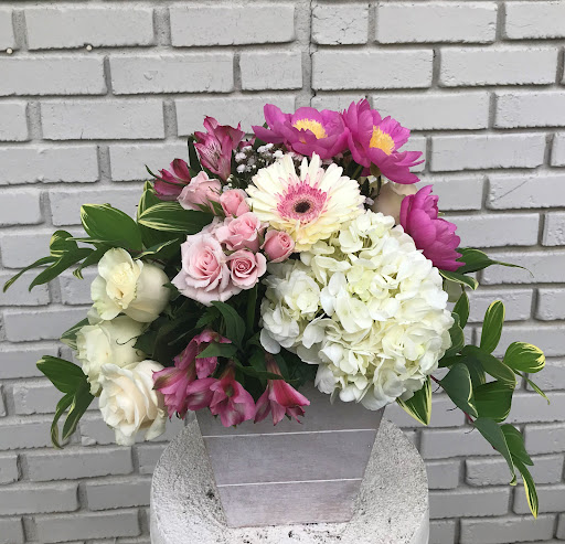 Florist «Doug Ruling Flower Shop», reviews and photos, 599 N Norcross Tucker Rd, Norcross, GA 30071, USA