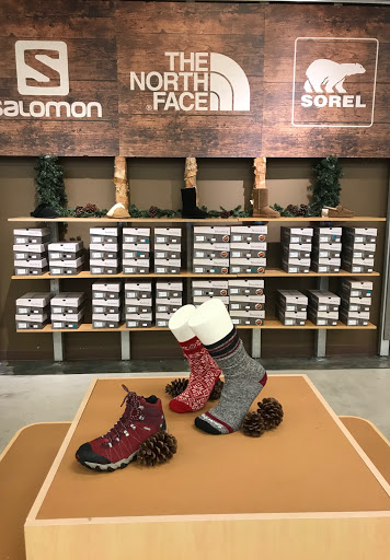 Outdoor Sports Store «Eastern Mountain Sports», reviews and photos, 281 Daniel Webster Hwy, Nashua, NH 03060, USA