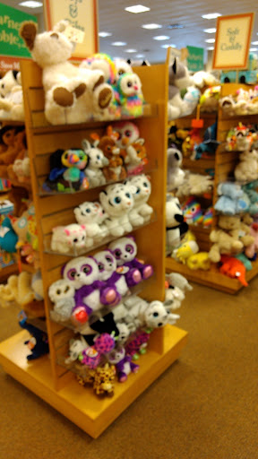 Book Store «Barnes & Noble», reviews and photos, 3050 Beeline Rd, Holland, MI 49424, USA