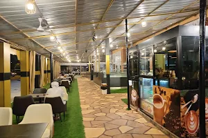 مطعم ومطبخ عين الخليج (مضابي ٩) image