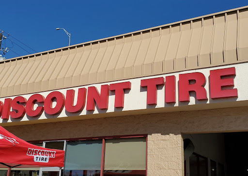 Tire Shop «Discount Tire Store», reviews and photos, 8219 Research Blvd, Austin, TX 78758, USA