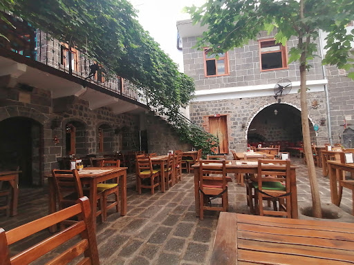 Köpek Kabul Edilen Kafe Diyarbakır