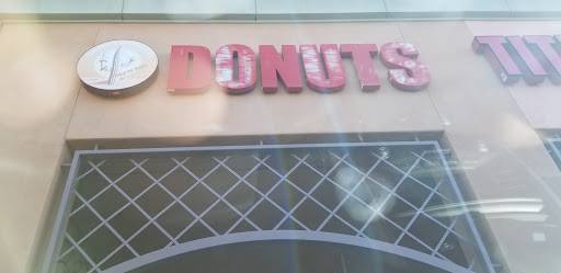 Donut Shop «Desert Donuts», reviews and photos, 3134 W Carefree Hwy #10, Phoenix, AZ 85086, USA