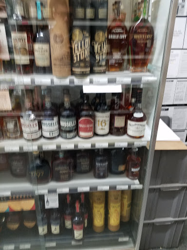 Liquor Store «Bayway World of Liquors», reviews and photos, 639 Bayway, Elizabeth, NJ 07202, USA