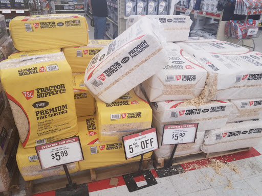 Home Improvement Store «Tractor Supply Co.», reviews and photos, 79 Weibel Ave, Saratoga Springs, NY 12866, USA