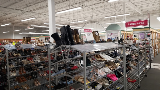 Clothing Store «Burlington Coat Factory», reviews and photos, 370 US-130, Hightstown, NJ 08520, USA