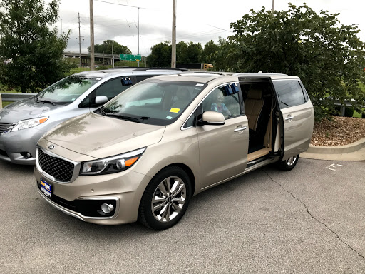 Used Car Dealer «CarMax», reviews and photos, 4990 I-70 North Outer Rd, St Peters, MO 63376, USA