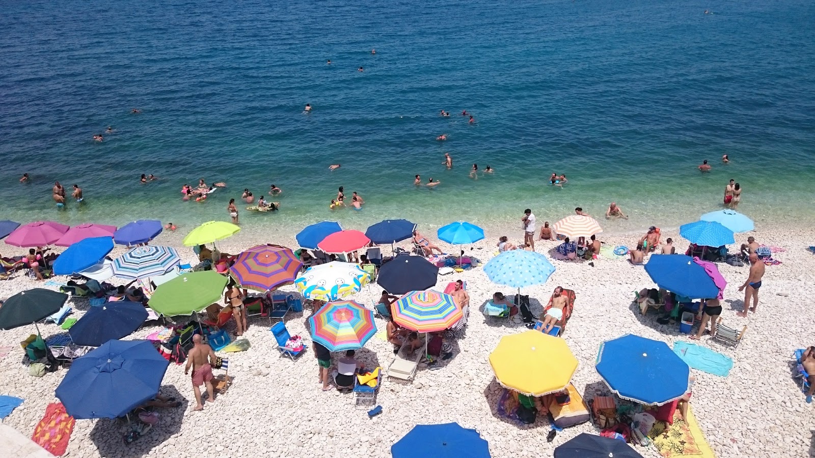 Foto de Arm beach con guijarros grises superficie