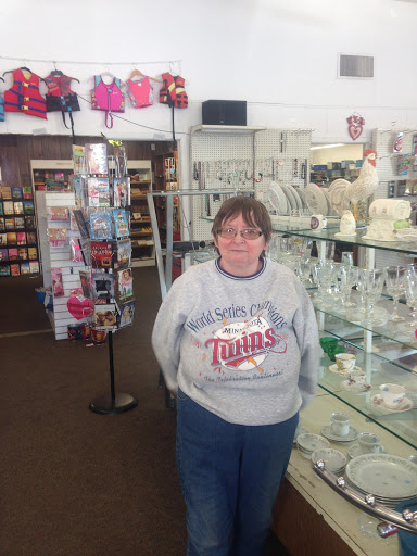 Thrift Store «Dakota Boys and Girls Ranch Thrift Store», reviews and photos, 1001 4th Ave N, Fargo, ND 58102, USA