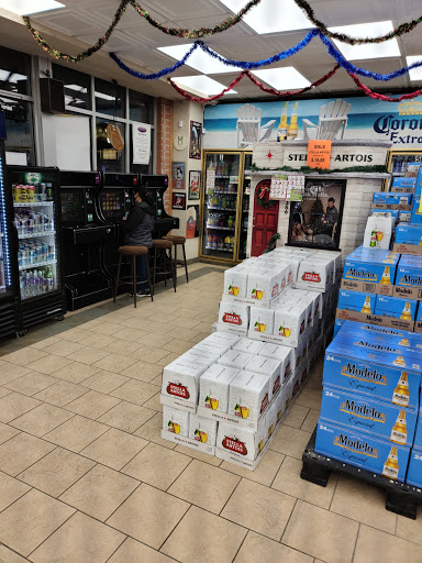 Liquor Store «Arcadia Foremost Liquors», reviews and photos, 3301 W North Ave, Chicago, IL 60647, USA