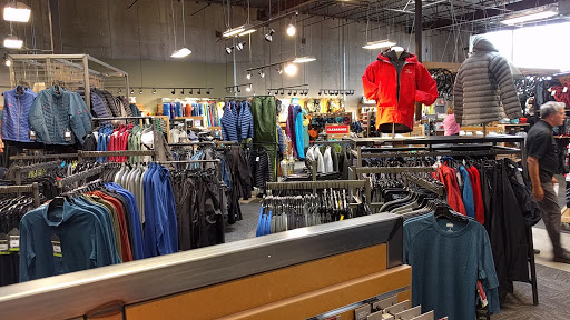 Camping Store «REI», reviews and photos, 766 E Big Beaver Rd, Troy, MI 48083, USA