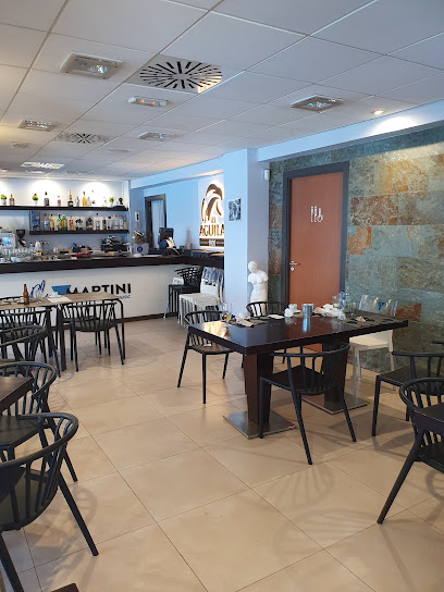 Blue Martini Bar&Restaurante - Carrer del Pla de l,Arc, 54, 46160 Llíria, Valencia, Spain