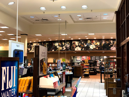 Book Store «Barnes & Noble», reviews and photos, 14790 Greyhound Plaza, Carmel, IN 46032, USA