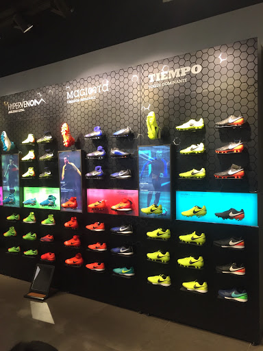 Mejores Tiendas Nike Bogota Cerca De Mi, Abren Hoy