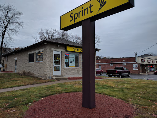 Cell Phone Store «Sprint Store», reviews and photos, 815 Farmington Ave, Bristol, CT 06010, USA