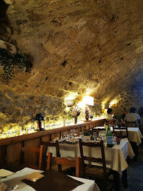 Atmosphère du Restaurant La Taverne à Saint-Jean-en-Royans - n°10