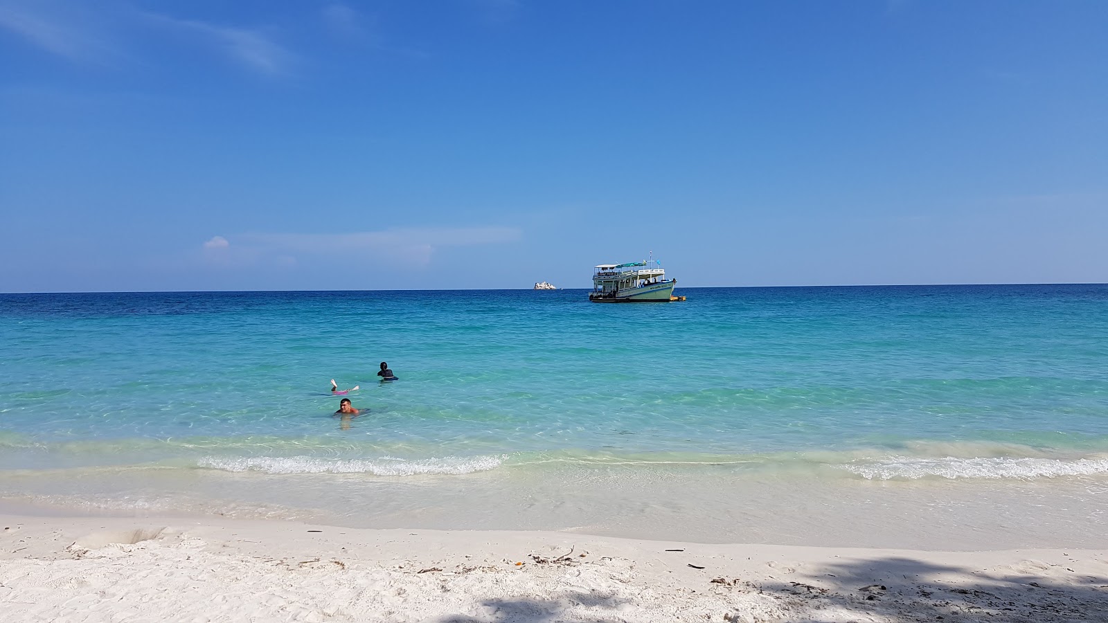 Foto di Spiaggia di Wai con baia media