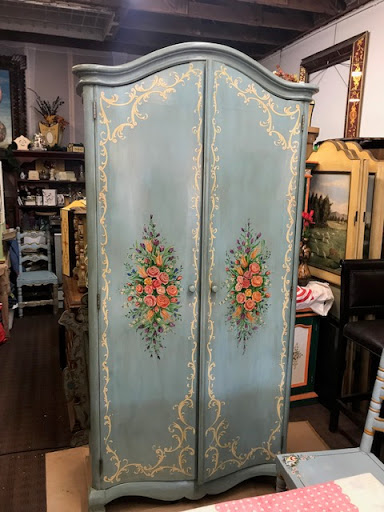 R Furniture image